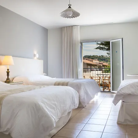 Olive Grove & Apartahotel Svoronata