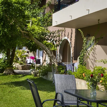 Apartahotel Olive Grove & Svoronata