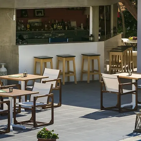 Olive Grove & Apartahotel