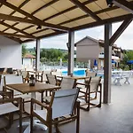 Апарт-отель Olive Grove & Свороната