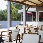 Olive Grove & מלון דירות 3*