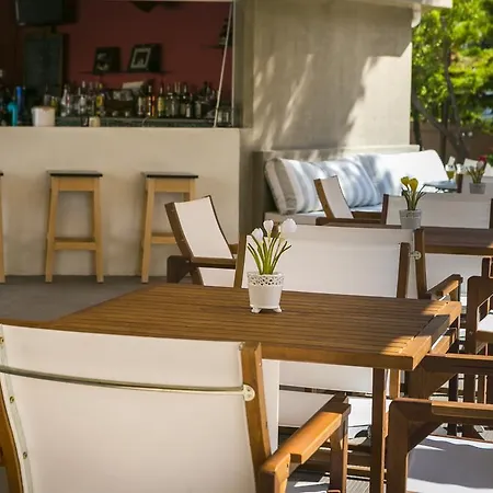 Olive Grove & 3* 스보로나타