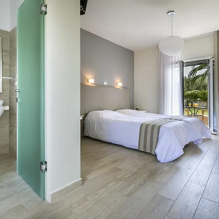 Aparthotel Olive Grove & 3*